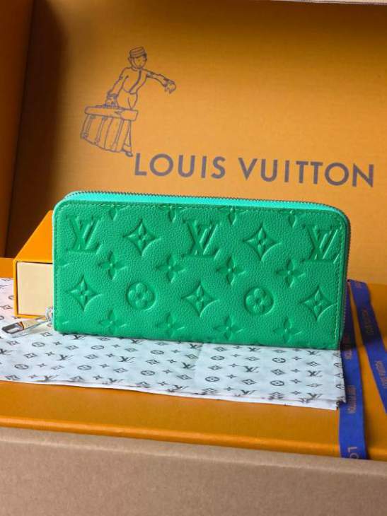 Picture of Louis Vuitton Wallets _SKUfw220044719fw